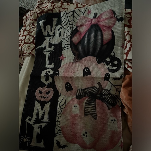 NWOT pink & black Halloween garden flag - Picture 4 of 4